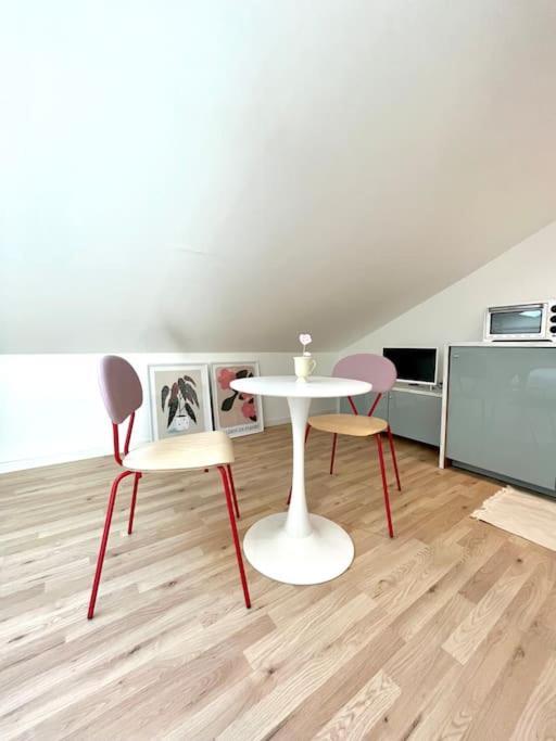 Ferienwohnung Studio Jade : Charmant Logement Place Clemenceau Pau Exterior foto