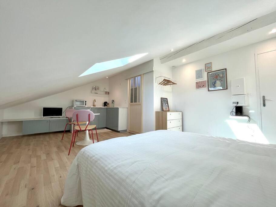 Ferienwohnung Studio Jade : Charmant Logement Place Clemenceau Pau Exterior foto