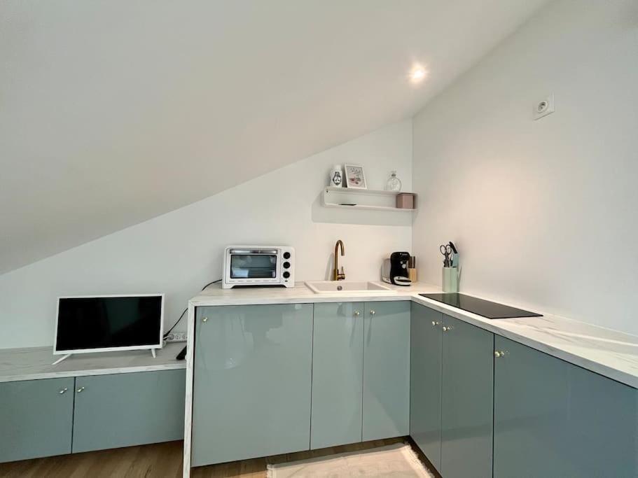Ferienwohnung Studio Jade : Charmant Logement Place Clemenceau Pau Exterior foto