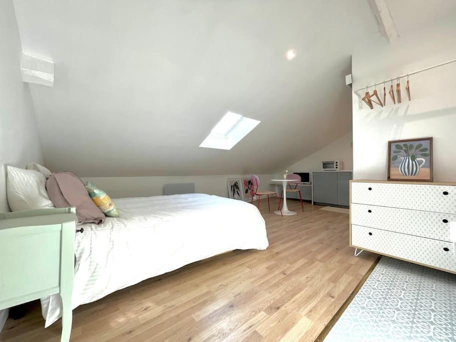 Ferienwohnung Studio Jade : Charmant Logement Place Clemenceau Pau Exterior foto